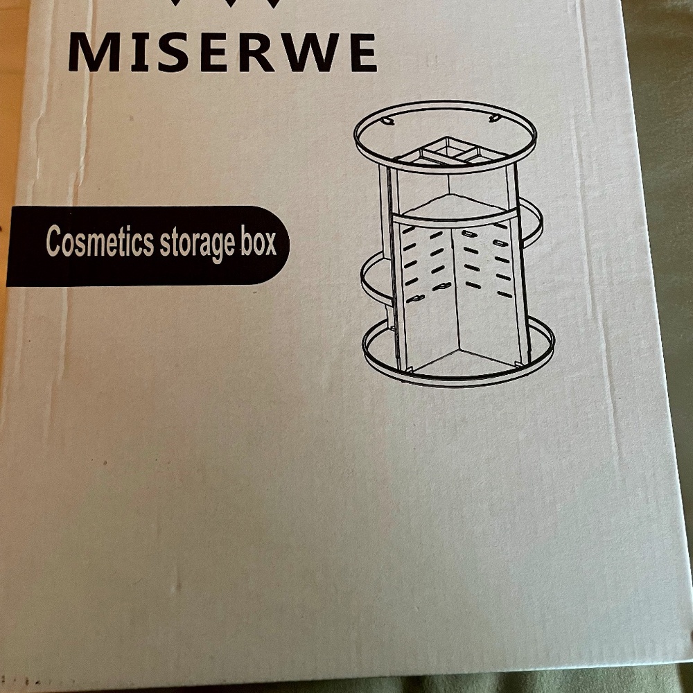 Cosmetic storage box